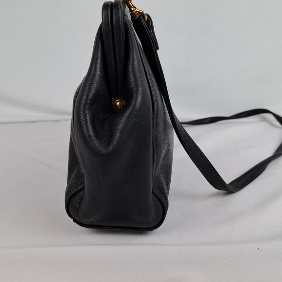 Liz Claiborne Leather Co Black Snap Crossbody Clutch Satchel Shape - Picture 3 of 16